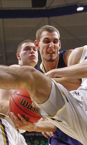 Vasturia leads Notre Dame with 19 in rout of Mount St. Mary's